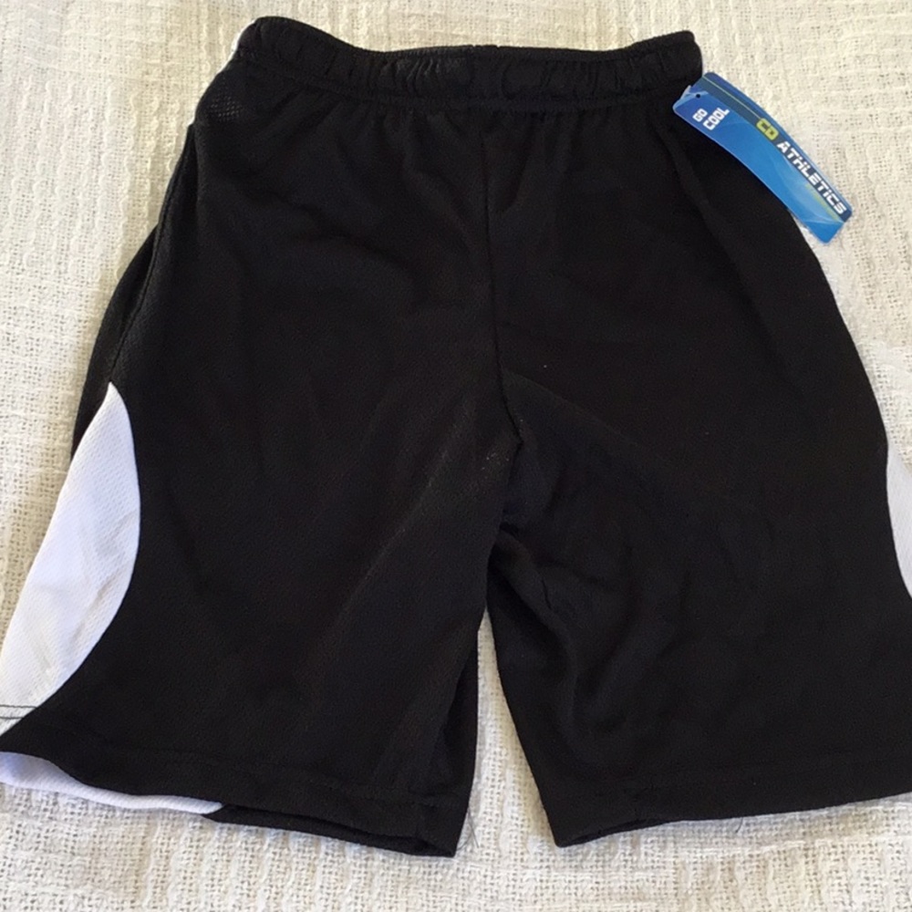 NWT Boys size 8 elastic waist shorts